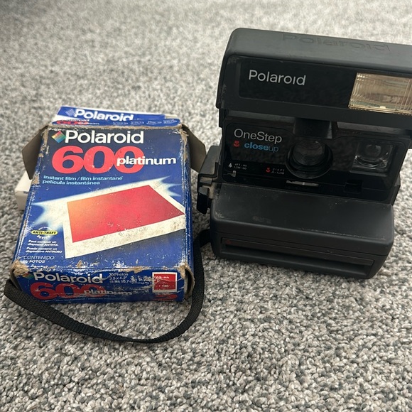 Vintage retro tech Polaroid one step camera with film - Picture 1 of 6